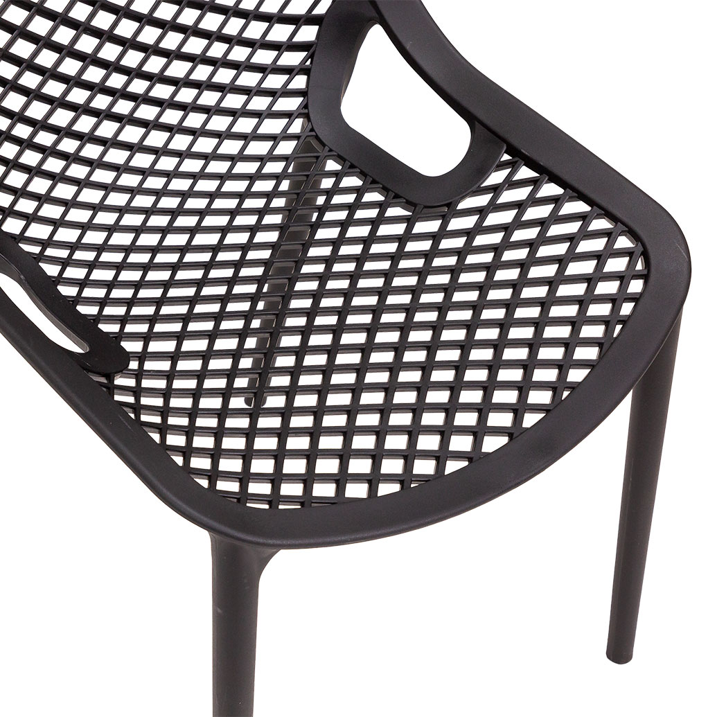 Breeze-Black-Closeup-chairforce