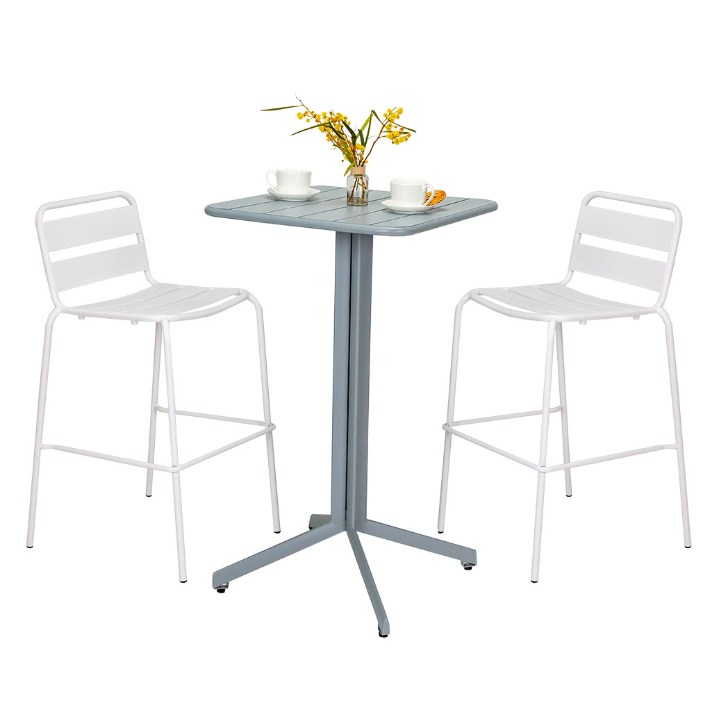 AndreSqBar-smokeyblue-Regisbar-white-chairforce