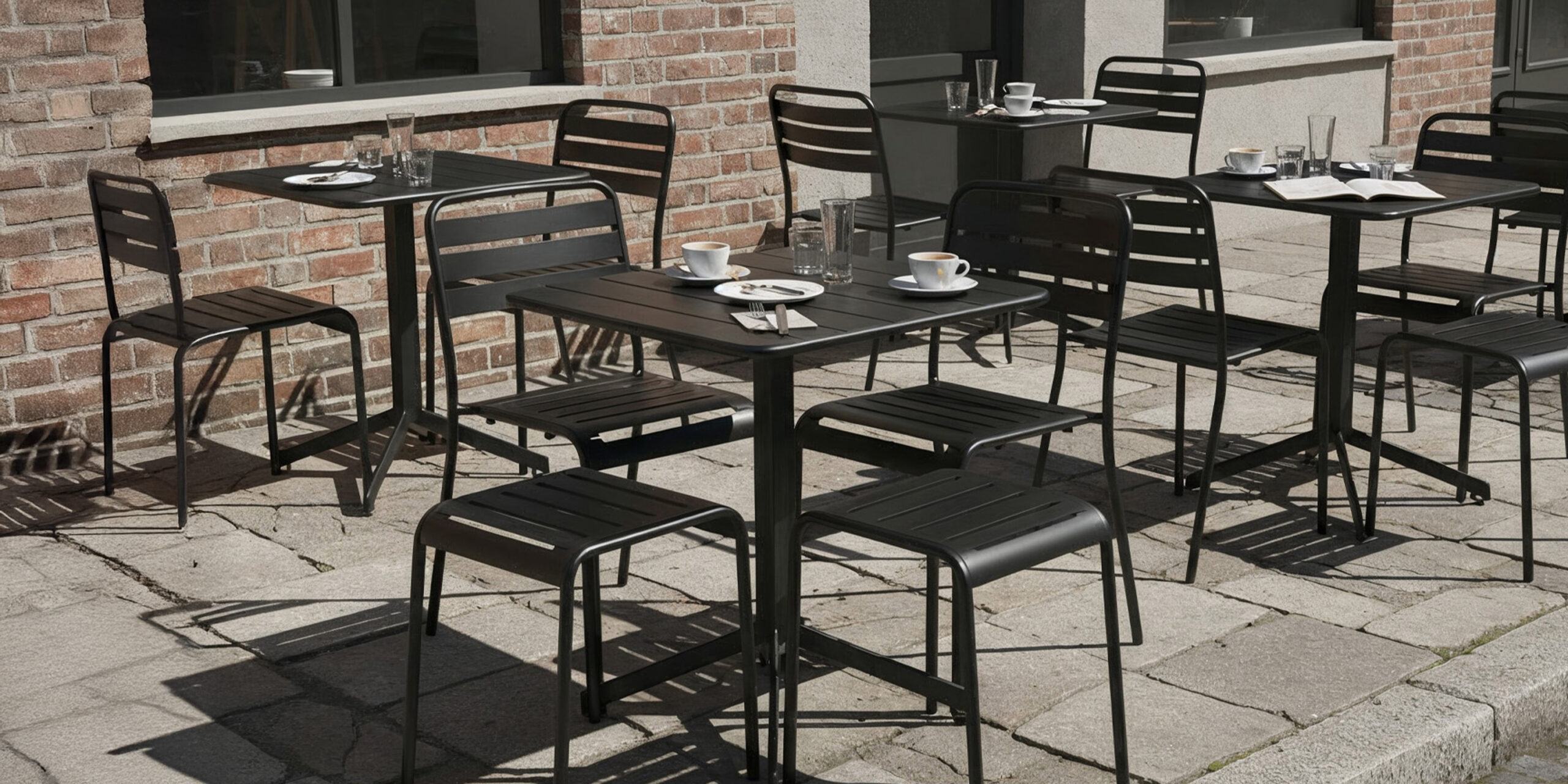 How to mismatch your dining room furniture